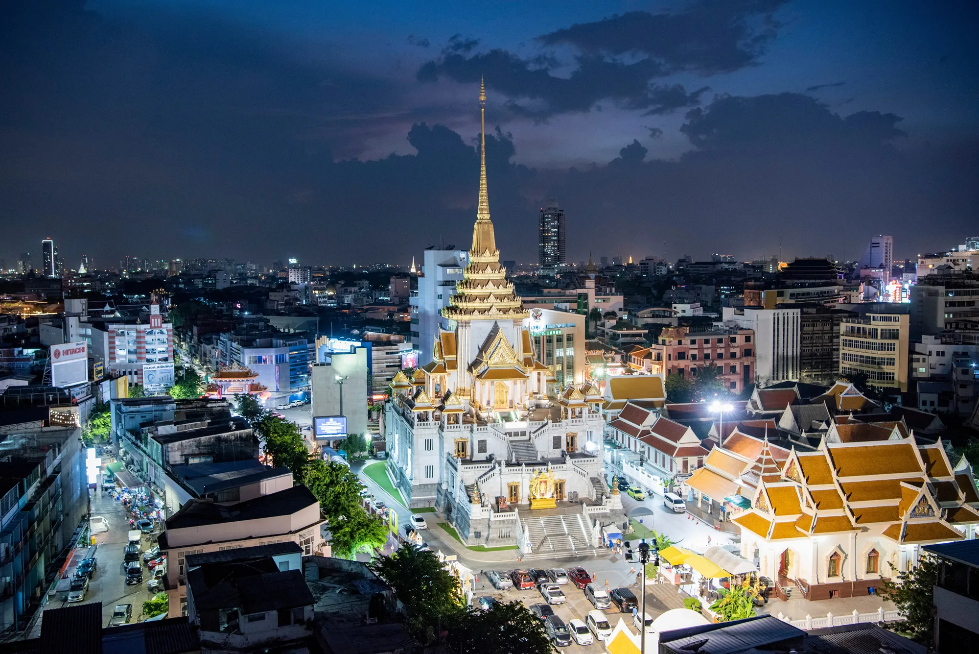 a view of Wat Traimit Withayaram Worawihan in China Town in the city of Bangkok in Thailand. Thailand, Bangkok, November, 6, 2023
