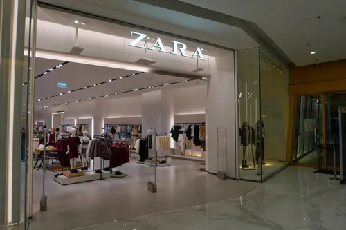 BANGKOK, THAILAND - NOVEMBER 2018 : IconSiam department store which have many shopping store and Zara on November 11, 2018 at bangkok, Thailand. Iconsiam already open November 9, 2018