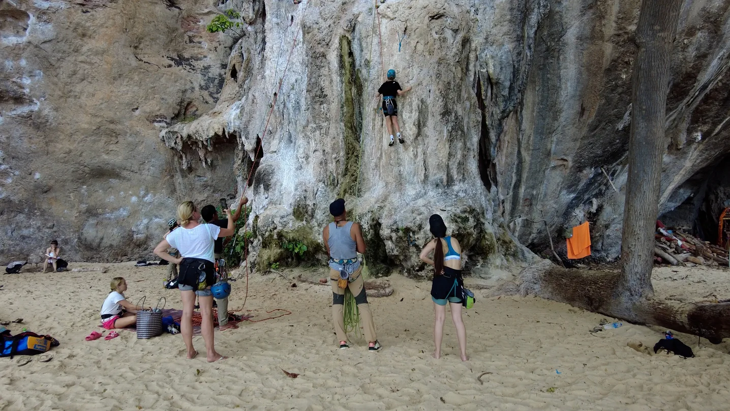 Rock-Climbing-Railay-Beach