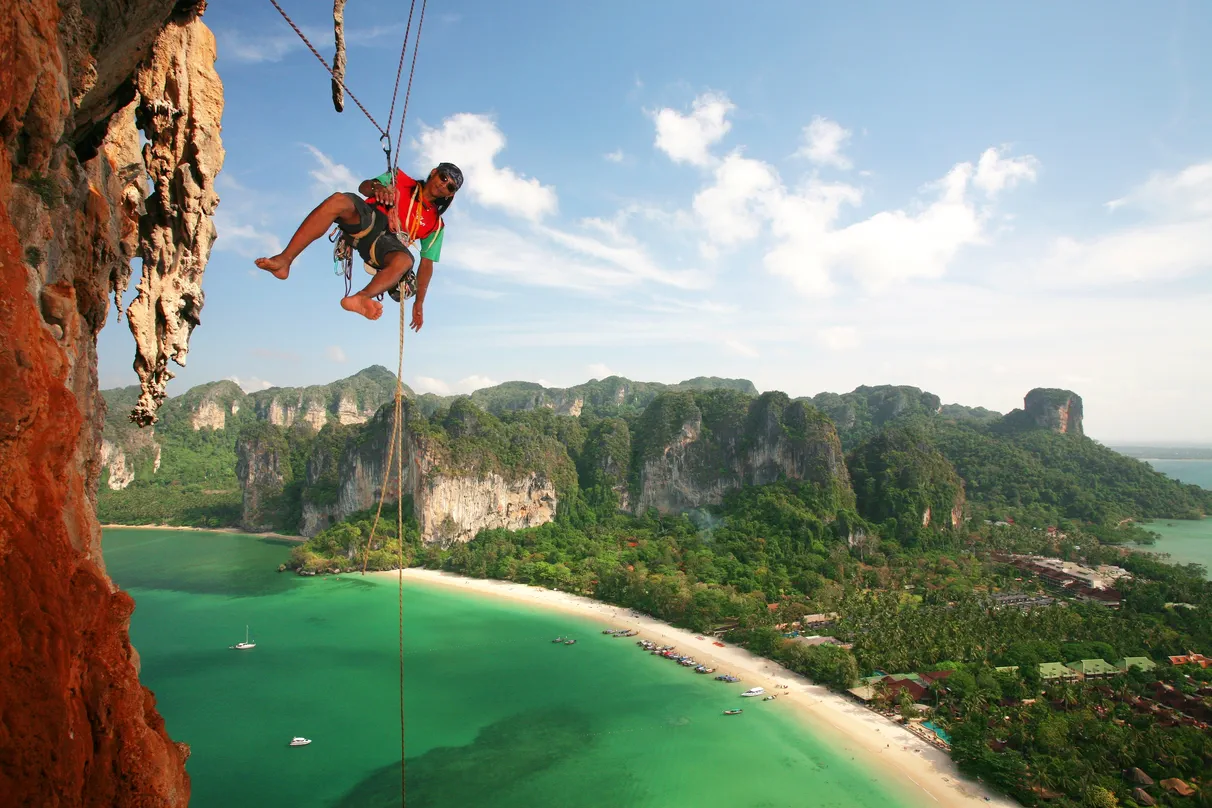 Rock-Climbing-Railay-Beach