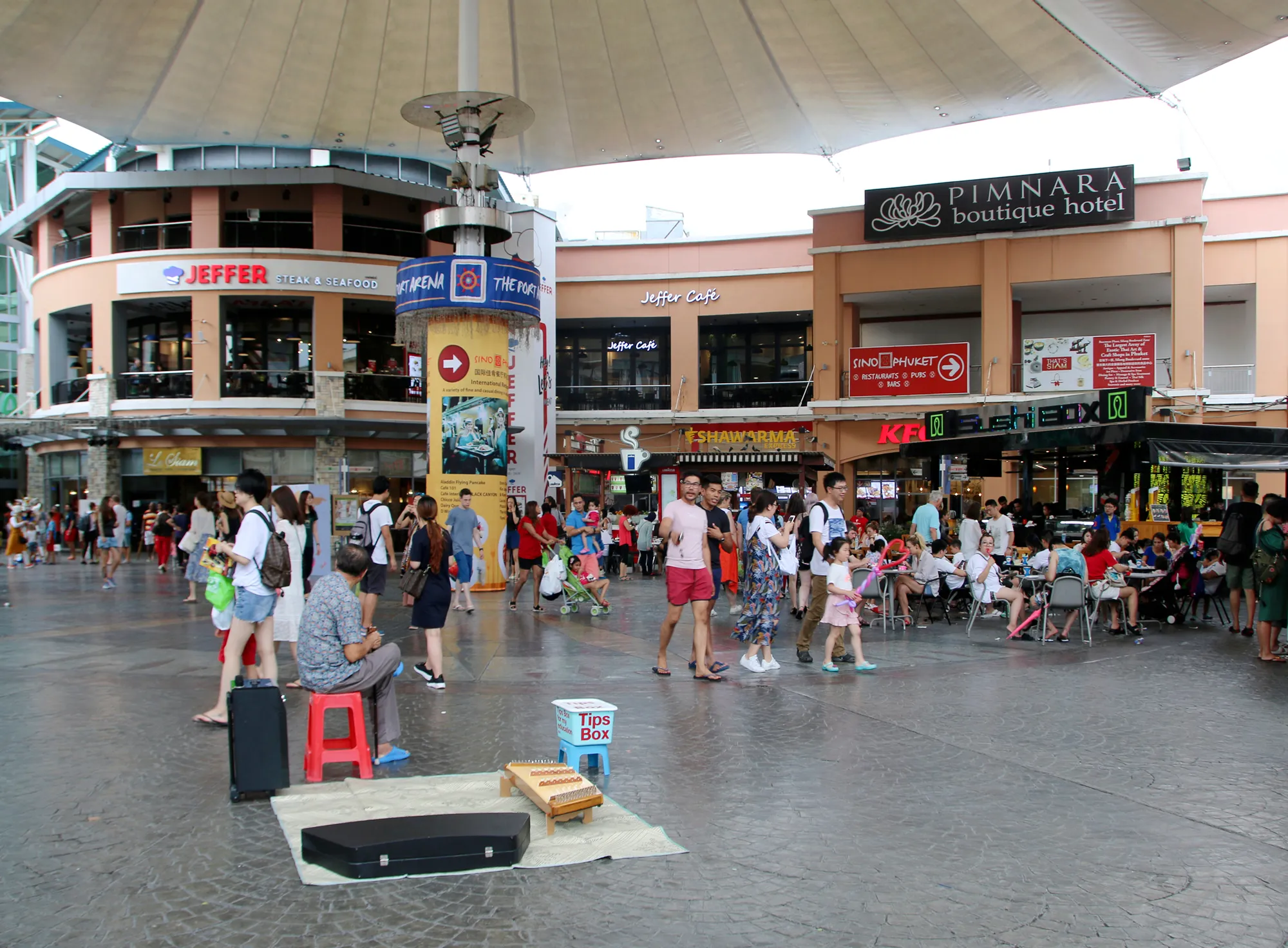 Jungceylon Shopping Mall in Phuket