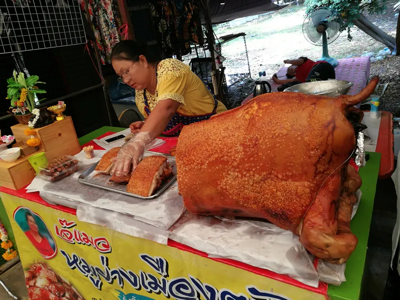 Bang Nam Phueng Floating Market